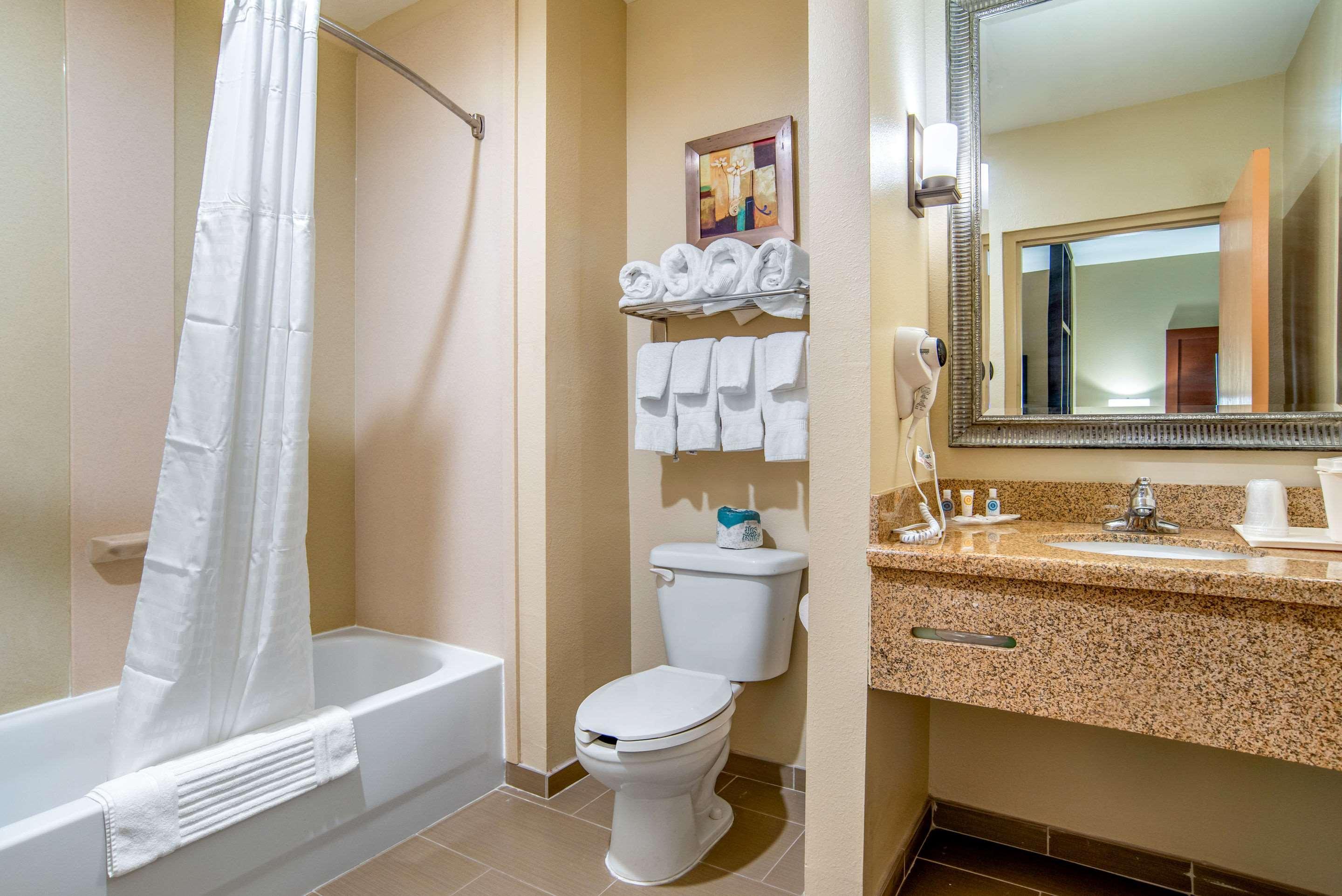 גאלפורט Comfort Suites מראה חיצוני תמונה