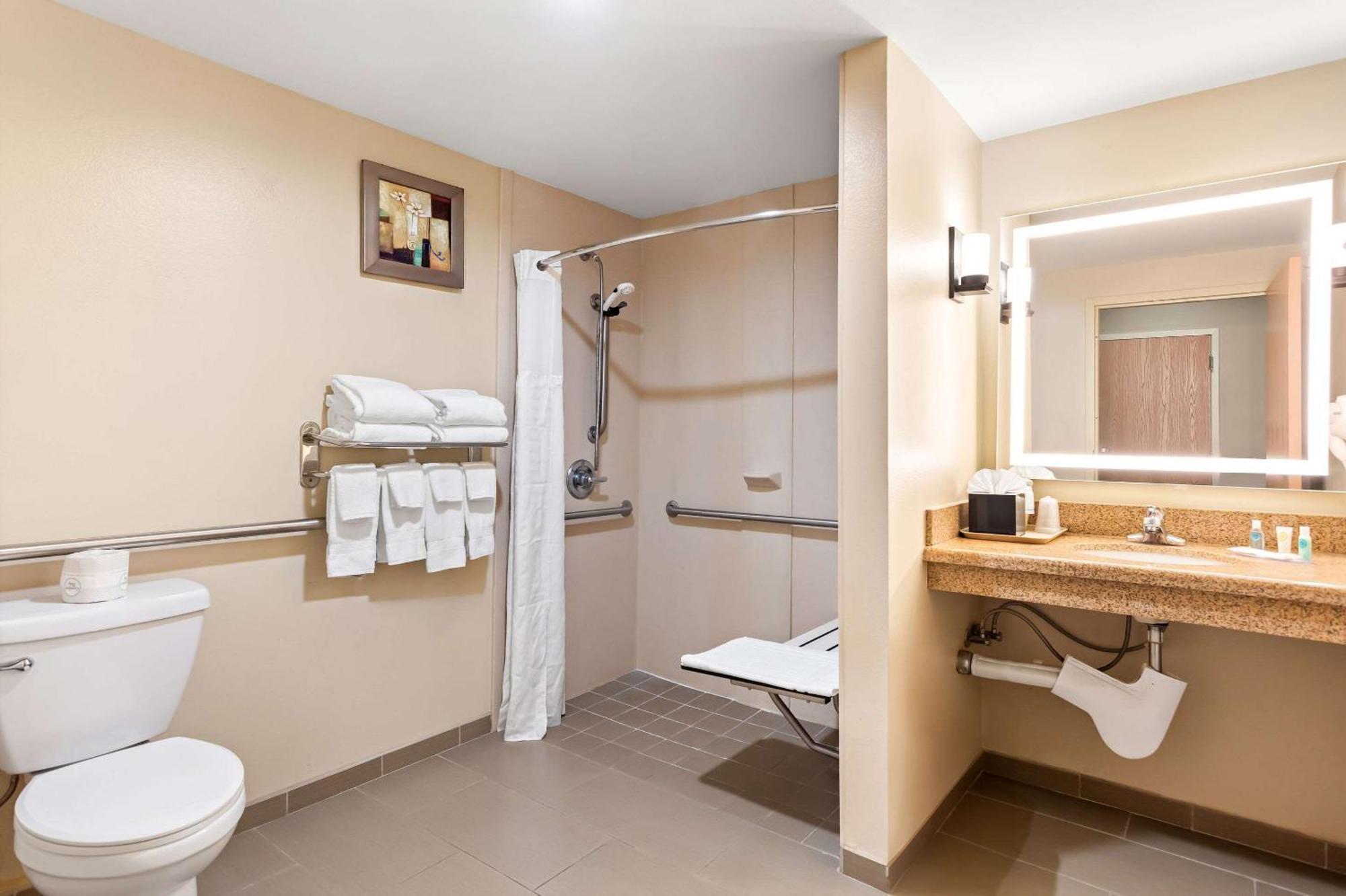 גאלפורט Comfort Suites מראה חיצוני תמונה