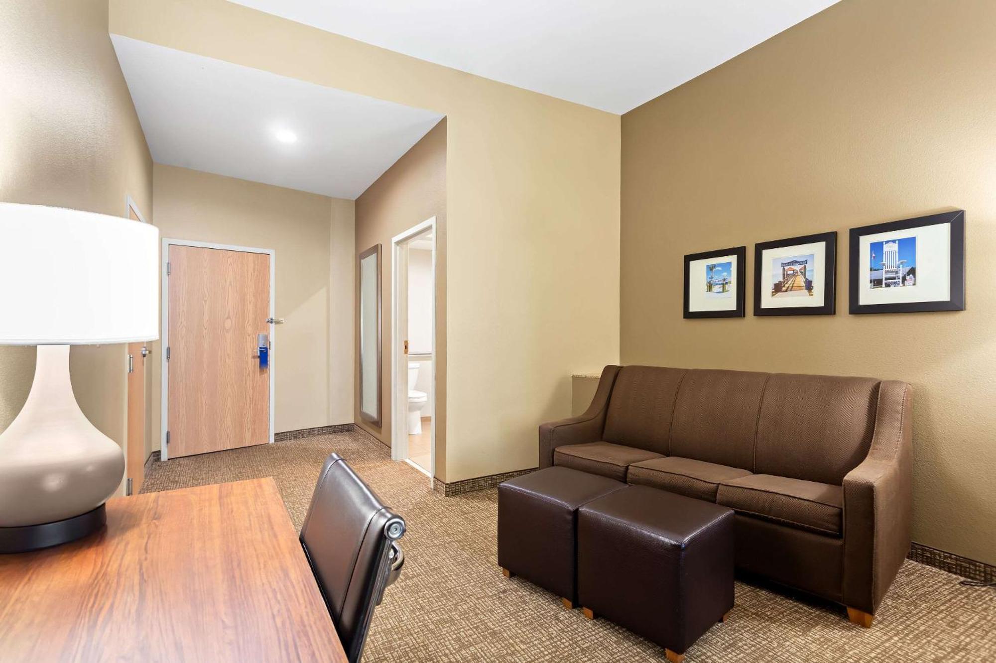 גאלפורט Comfort Suites מראה חיצוני תמונה