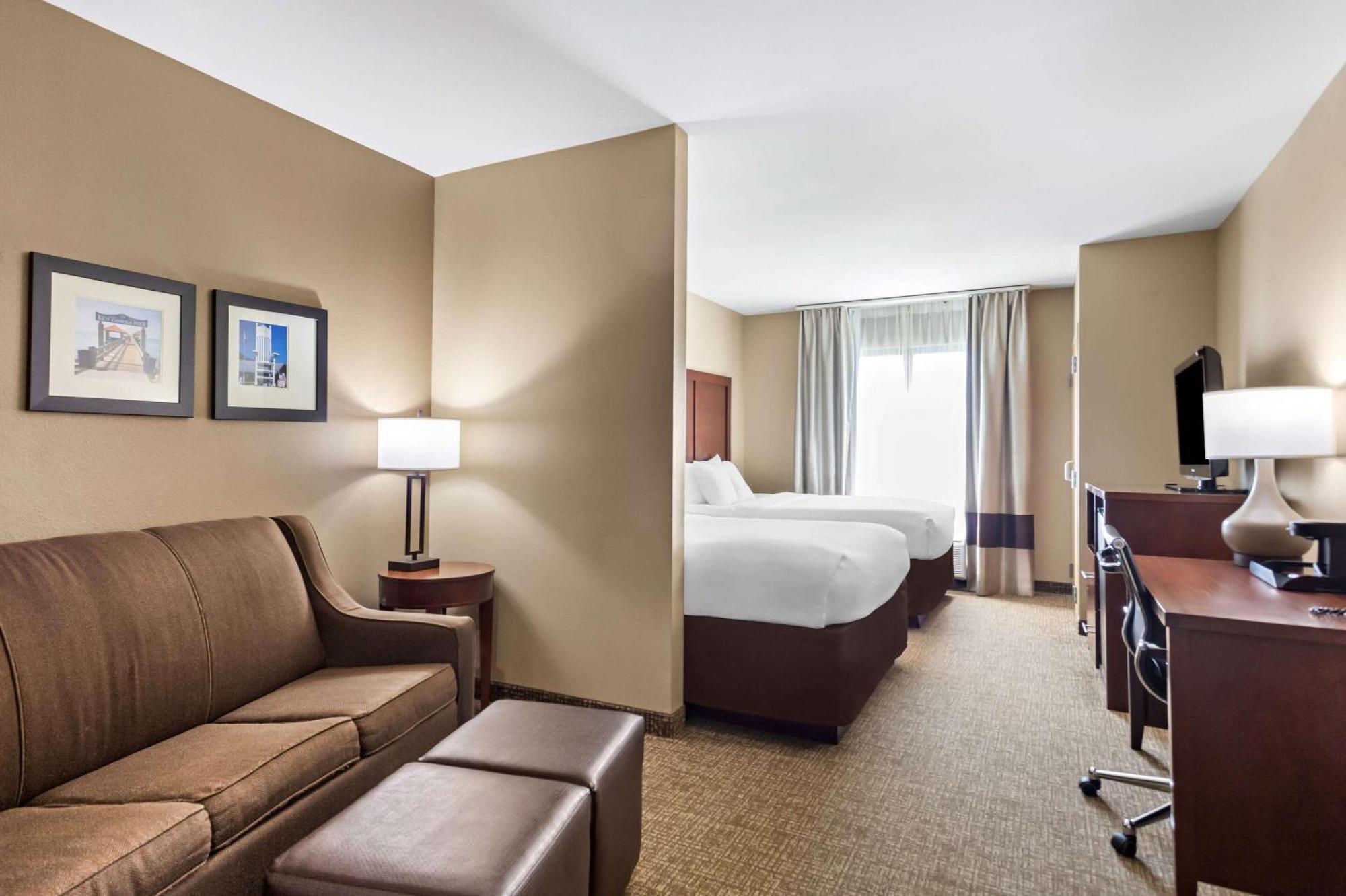 גאלפורט Comfort Suites מראה חיצוני תמונה
